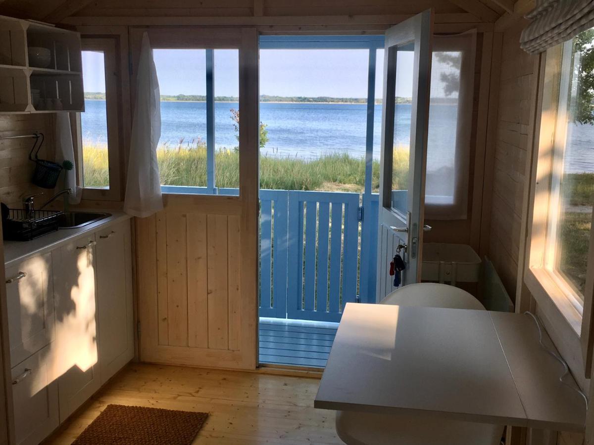 Tiny Beach House Barkelsby Экстерьер фото